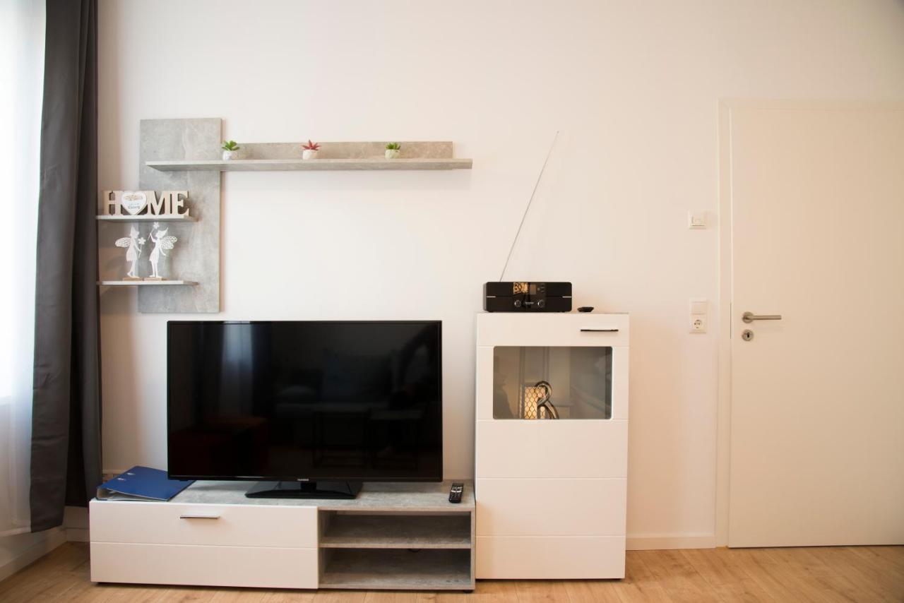 ארפורט Schoene Ferienwohnung 78M2, 3 Schlafzimmer, 2 Baeder, Zentrumnah, 1Og מראה חיצוני תמונה