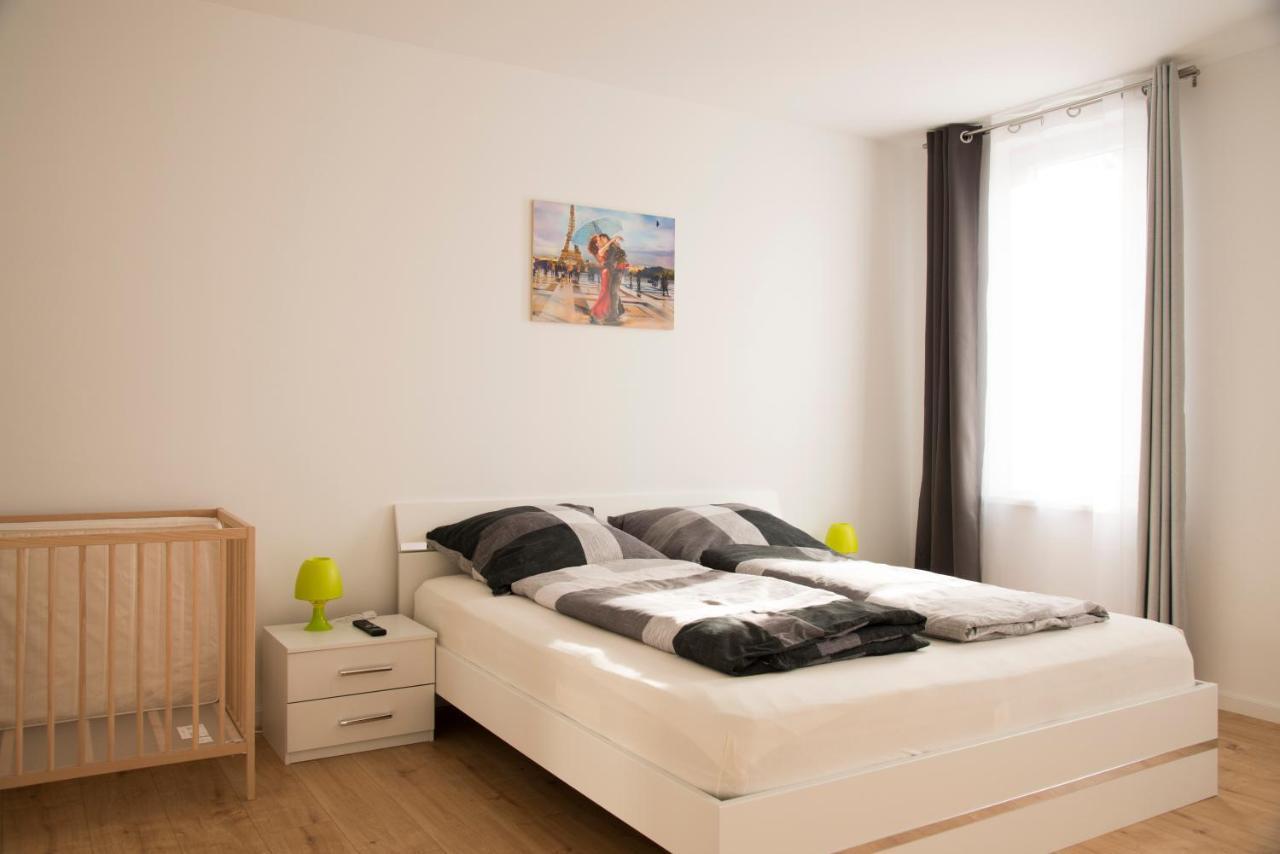 ארפורט Schoene Ferienwohnung 78M2, 3 Schlafzimmer, 2 Baeder, Zentrumnah, 1Og מראה חיצוני תמונה