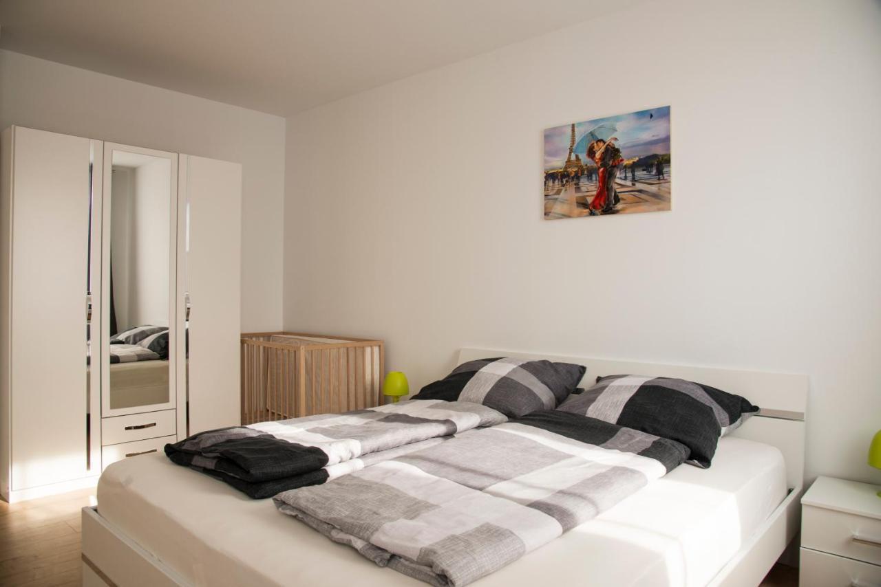 ארפורט Schoene Ferienwohnung 78M2, 3 Schlafzimmer, 2 Baeder, Zentrumnah, 1Og מראה חיצוני תמונה