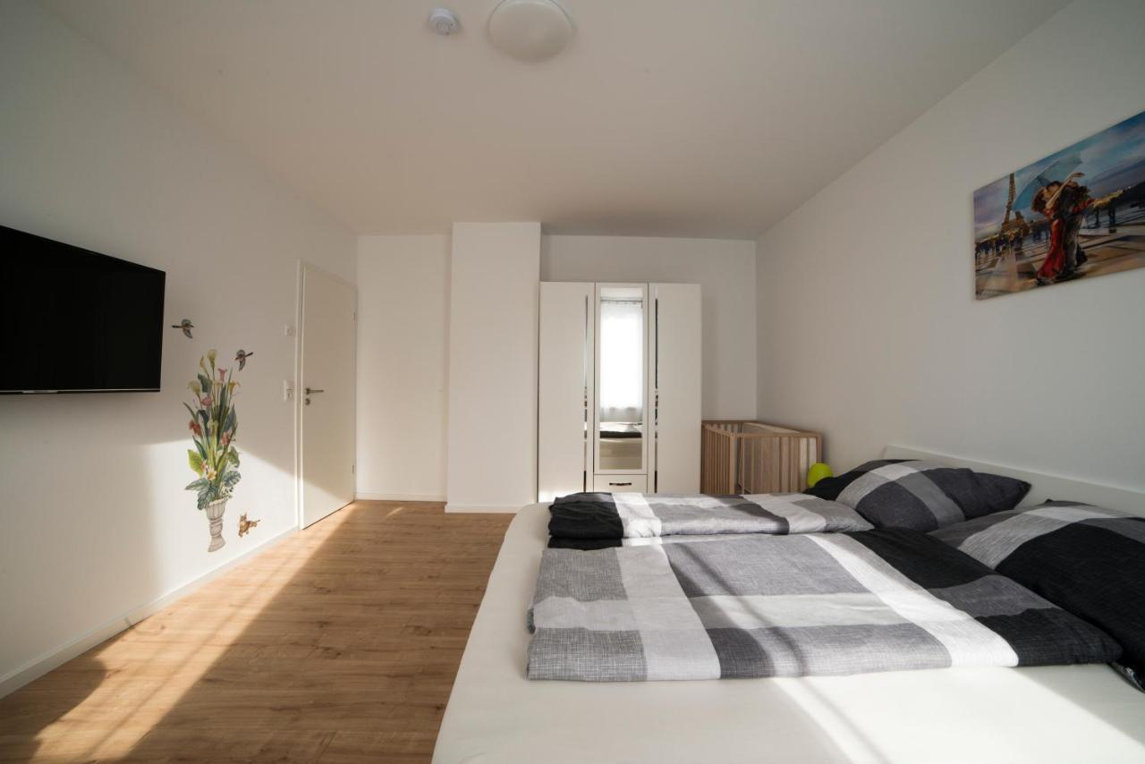 ארפורט Schoene Ferienwohnung 78M2, 3 Schlafzimmer, 2 Baeder, Zentrumnah, 1Og מראה חיצוני תמונה