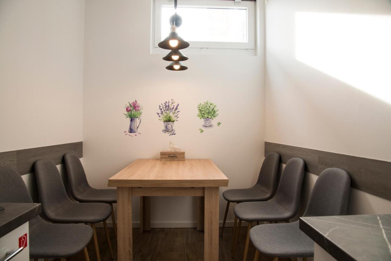 ארפורט Schoene Ferienwohnung 78M2, 3 Schlafzimmer, 2 Baeder, Zentrumnah, 1Og מראה חיצוני תמונה