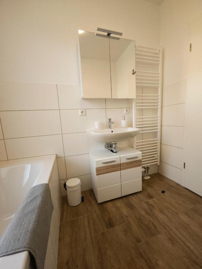 ארפורט Schoene Ferienwohnung 78M2, 3 Schlafzimmer, 2 Baeder, Zentrumnah, 1Og מראה חיצוני תמונה