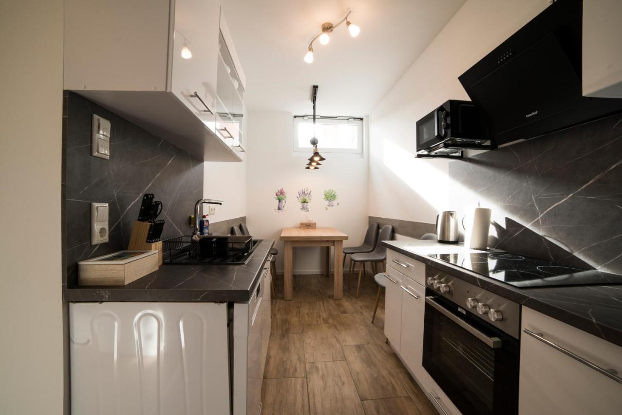 ארפורט Schoene Ferienwohnung 78M2, 3 Schlafzimmer, 2 Baeder, Zentrumnah, 1Og מראה חיצוני תמונה