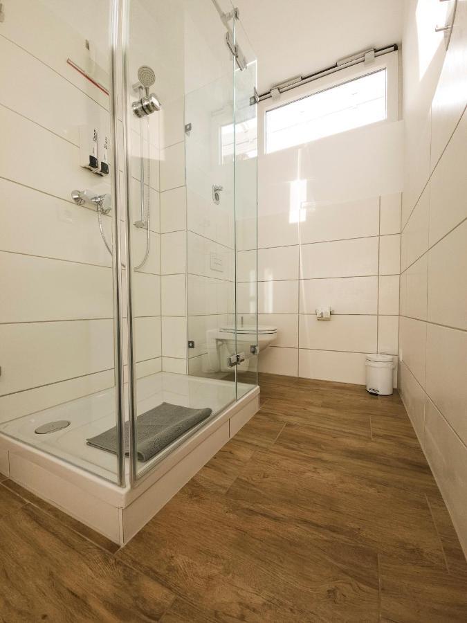 ארפורט Schoene Ferienwohnung 78M2, 3 Schlafzimmer, 2 Baeder, Zentrumnah, 1Og מראה חיצוני תמונה